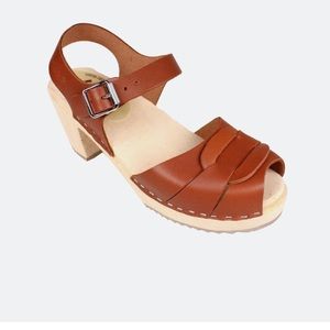 Lotta’s Peep Toe Clogs